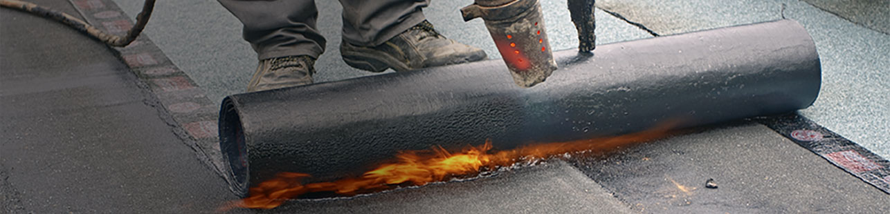 Laying flat roofing