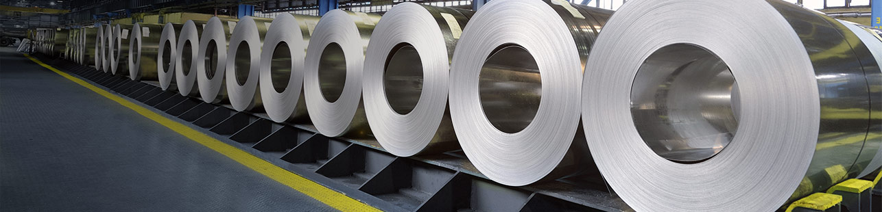 Large rolls of aluminum